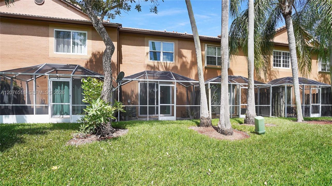 For Rent: $2,700 (2 beds, 1 baths, 969 Square Feet)