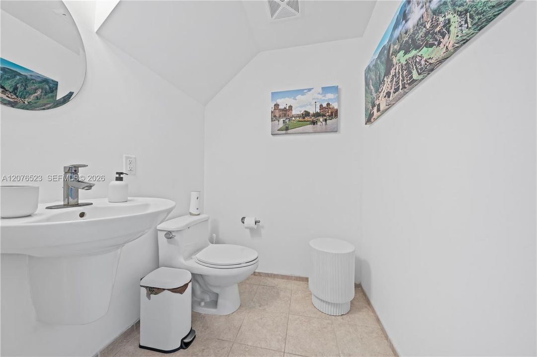 В аренду: $3,400 (1 спален, 1 ванн, 638 Квадратных фут)