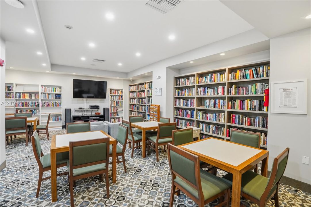 For Sale: $699,000 (2 beds, 2 baths, 1768 Square Feet)