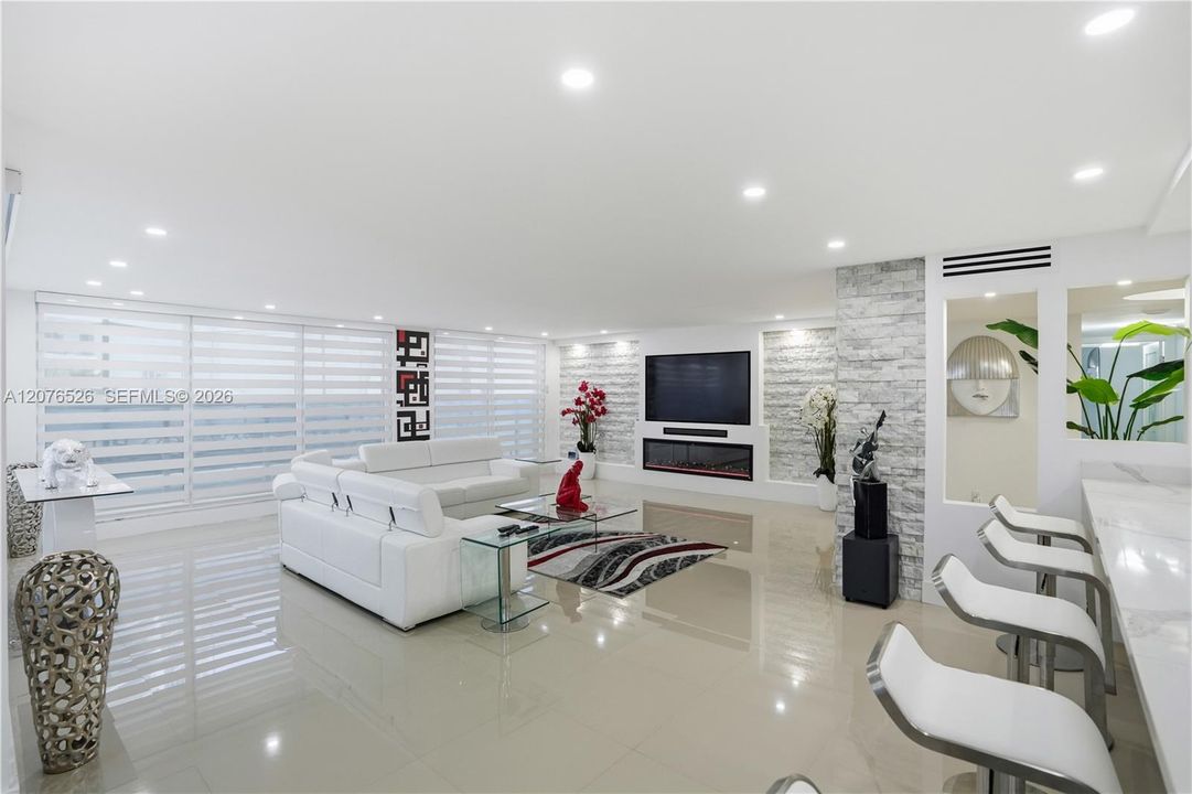 For Sale: $699,000 (2 beds, 2 baths, 1768 Square Feet)