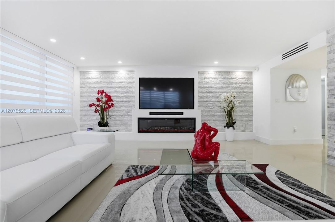For Sale: $699,000 (2 beds, 2 baths, 1768 Square Feet)