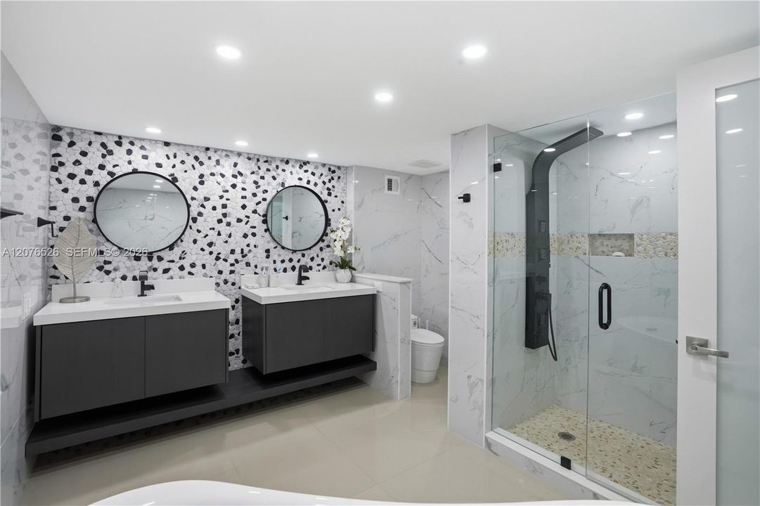 For Sale: $699,000 (2 beds, 2 baths, 1768 Square Feet)