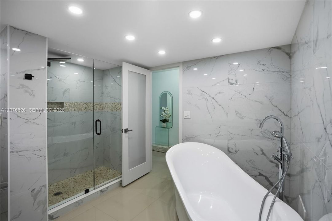 For Sale: $699,000 (2 beds, 2 baths, 1768 Square Feet)