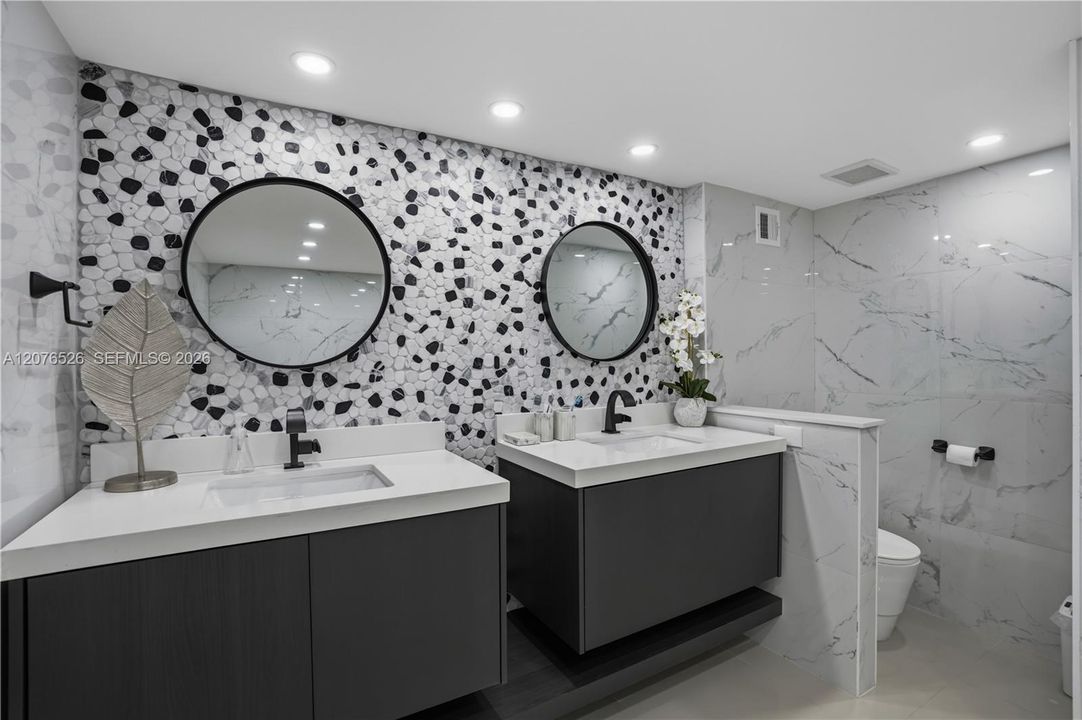 For Sale: $699,000 (2 beds, 2 baths, 1768 Square Feet)