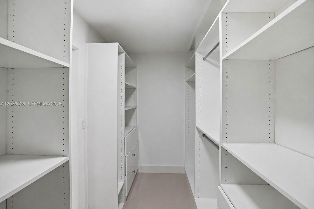 For Sale: $699,000 (2 beds, 2 baths, 1768 Square Feet)