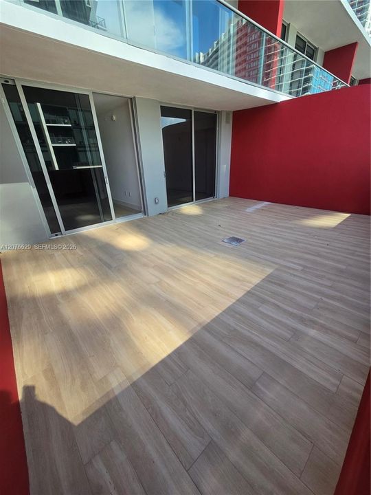For Sale: $849,000 (1 beds, 1 baths, 598 Square Feet)
