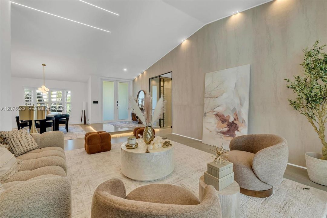 En Venta: $1,368,500 (4 camas, 2 baños, 2595 Pies cuadrados)
