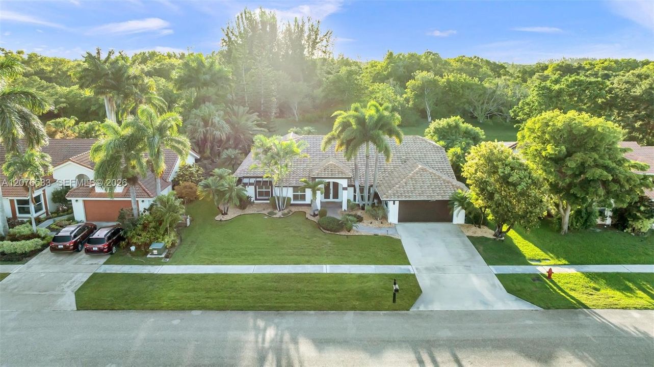 En Venta: $1,368,500 (4 camas, 2 baños, 2595 Pies cuadrados)