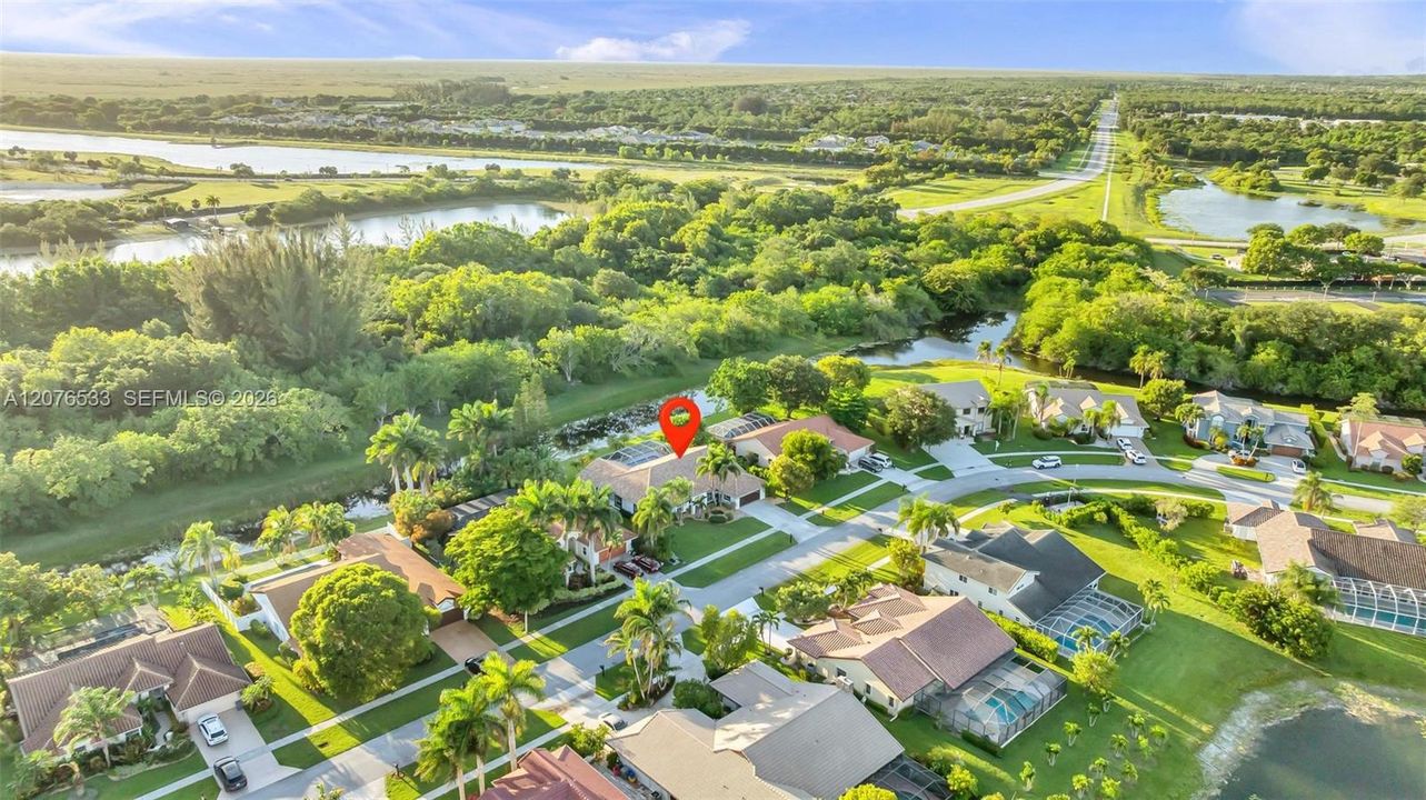 En Venta: $1,368,500 (4 camas, 2 baños, 2595 Pies cuadrados)