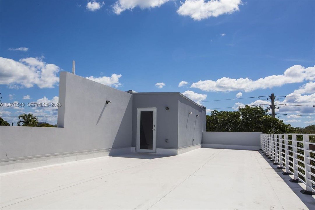 For Rent: $7,500 (3 beds, 4 baths, 2809 Square Feet)