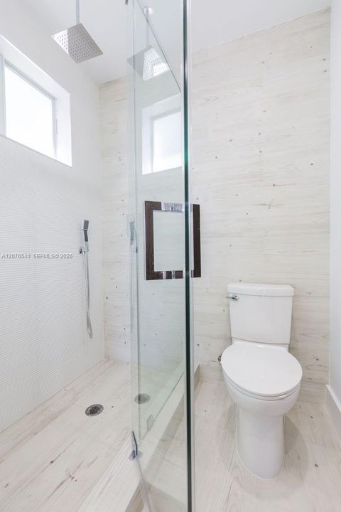 For Rent: $7,500 (3 beds, 4 baths, 2809 Square Feet)