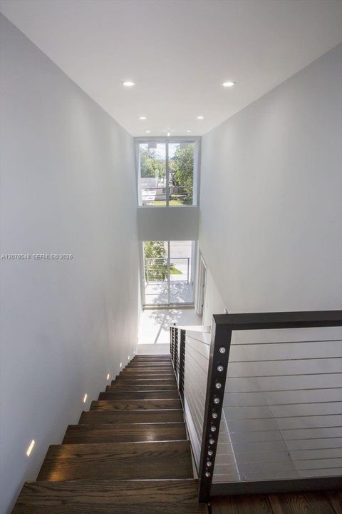 For Rent: $7,500 (3 beds, 4 baths, 2809 Square Feet)