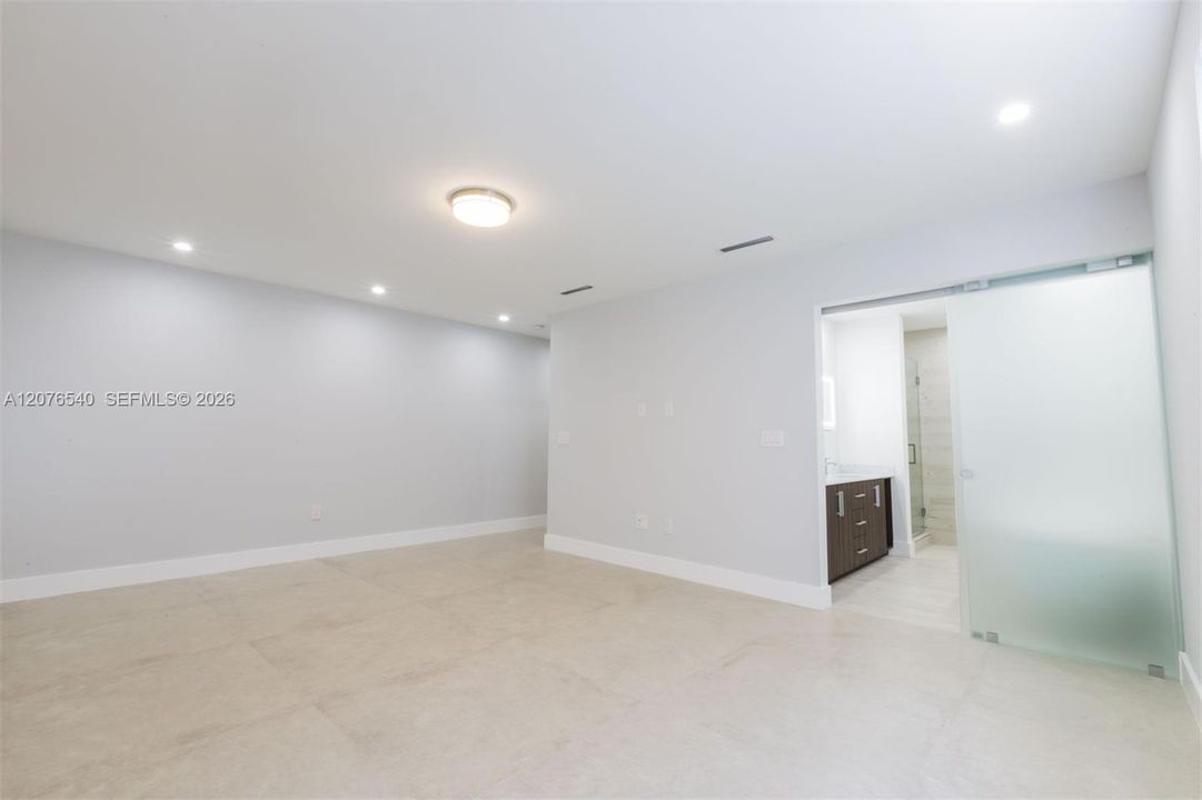 For Rent: $7,500 (3 beds, 4 baths, 2809 Square Feet)