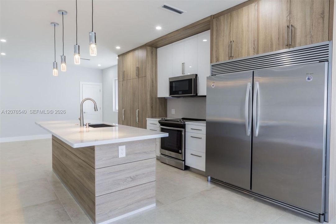 For Rent: $7,500 (3 beds, 4 baths, 2809 Square Feet)