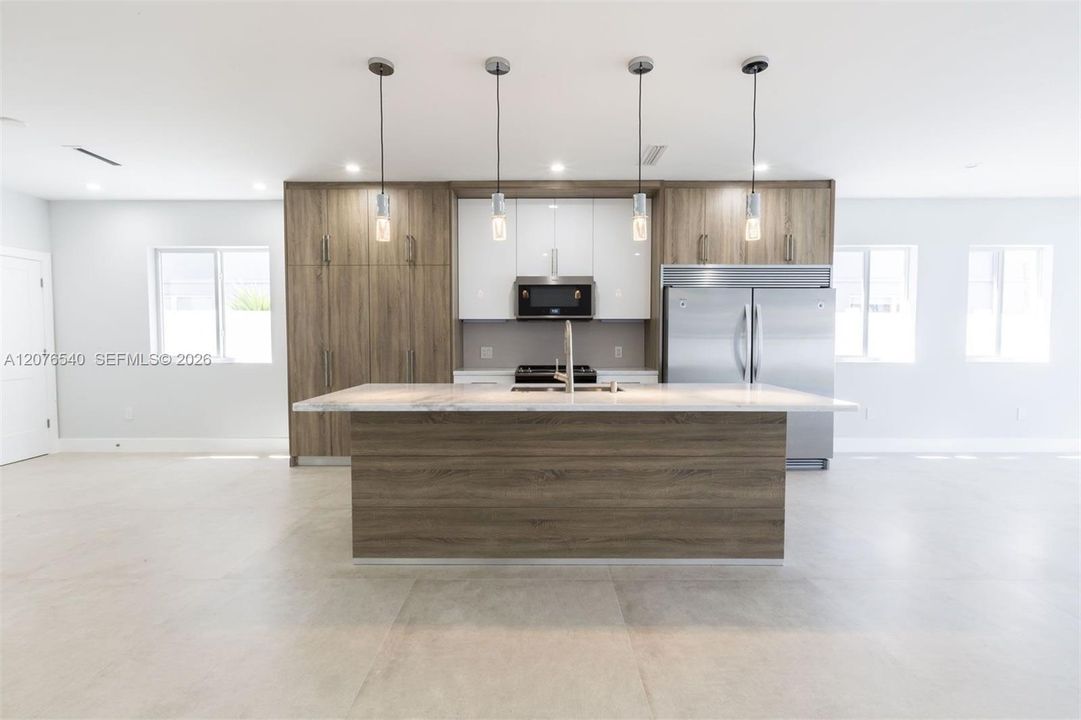 For Rent: $7,500 (3 beds, 4 baths, 2809 Square Feet)