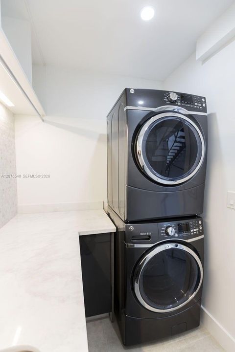 For Rent: $7,500 (3 beds, 4 baths, 2809 Square Feet)