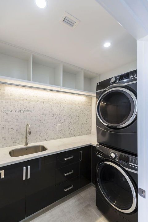 For Rent: $7,500 (3 beds, 4 baths, 2809 Square Feet)