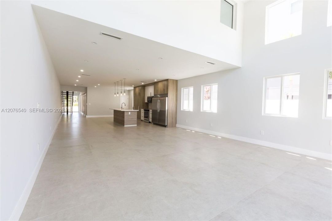 For Rent: $7,500 (3 beds, 4 baths, 2809 Square Feet)