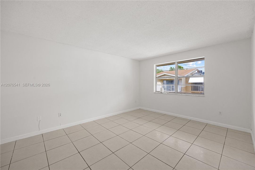 В аренду: $2,400 (2 спален, 2 ванн, 1060 Квадратных фут)