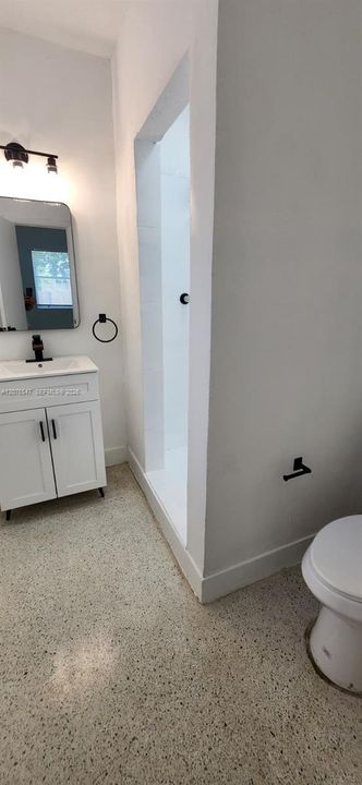 For Rent: $2,750 (3 beds, 2 baths, 1000 Square Feet)