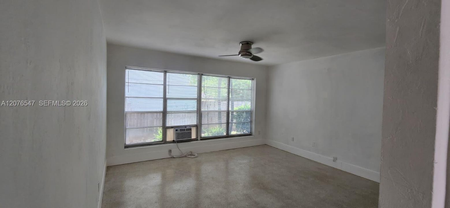 For Rent: $2,750 (3 beds, 2 baths, 1000 Square Feet)