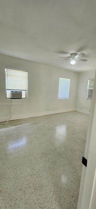 For Rent: $2,750 (3 beds, 2 baths, 1000 Square Feet)