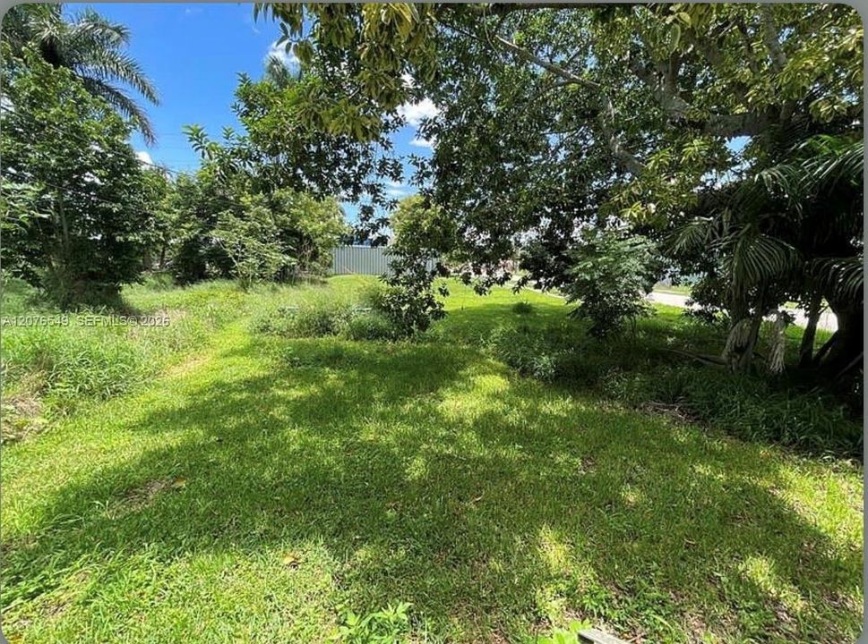 For Sale: $101,250 (0 beds, 1 baths, 784 Square Feet)