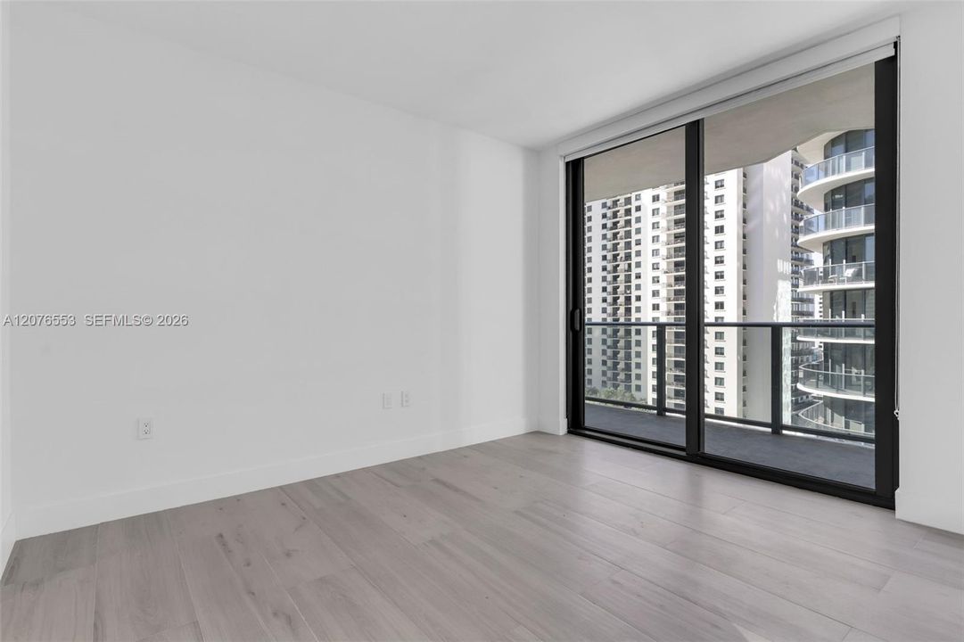 For Sale: $885,000 (2 beds, 2 baths, 1048 Square Feet)