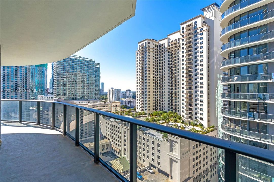 For Sale: $885,000 (2 beds, 2 baths, 1048 Square Feet)