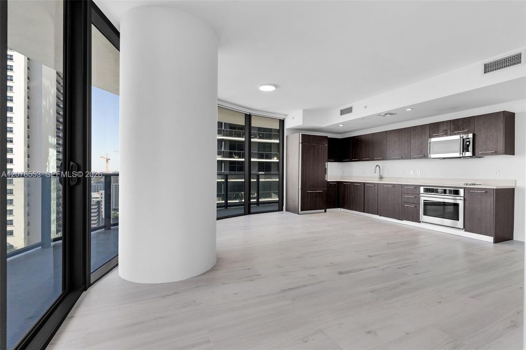 For Sale: $885,000 (2 beds, 2 baths, 1048 Square Feet)
