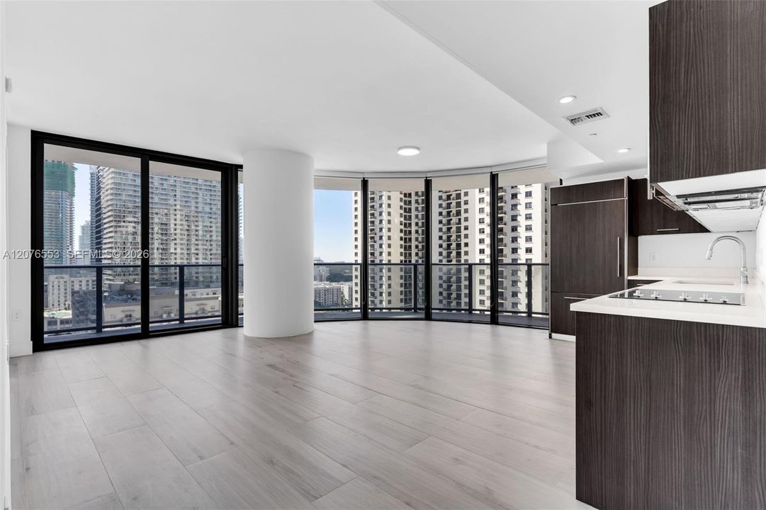 For Sale: $885,000 (2 beds, 2 baths, 1048 Square Feet)