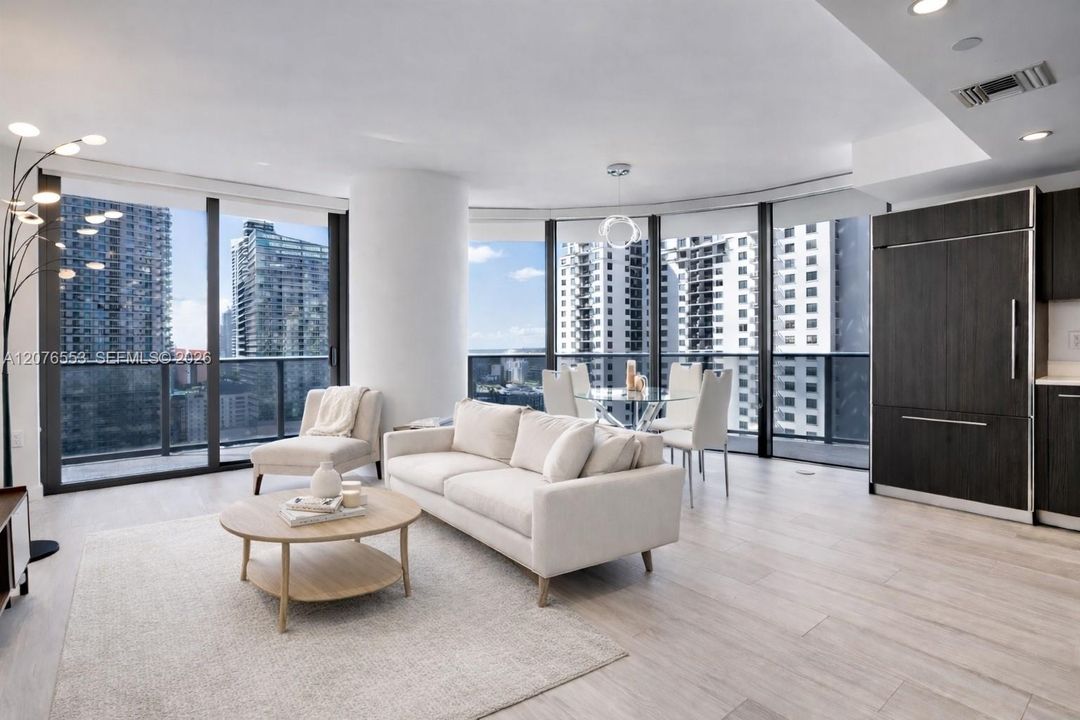 For Sale: $885,000 (2 beds, 2 baths, 1048 Square Feet)