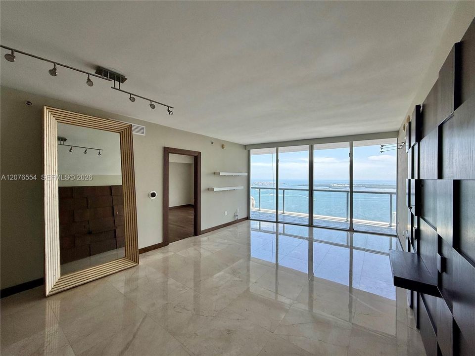 В аренду: $5,900 (2 спален, 2 ванн, 1313 Квадратных фут)