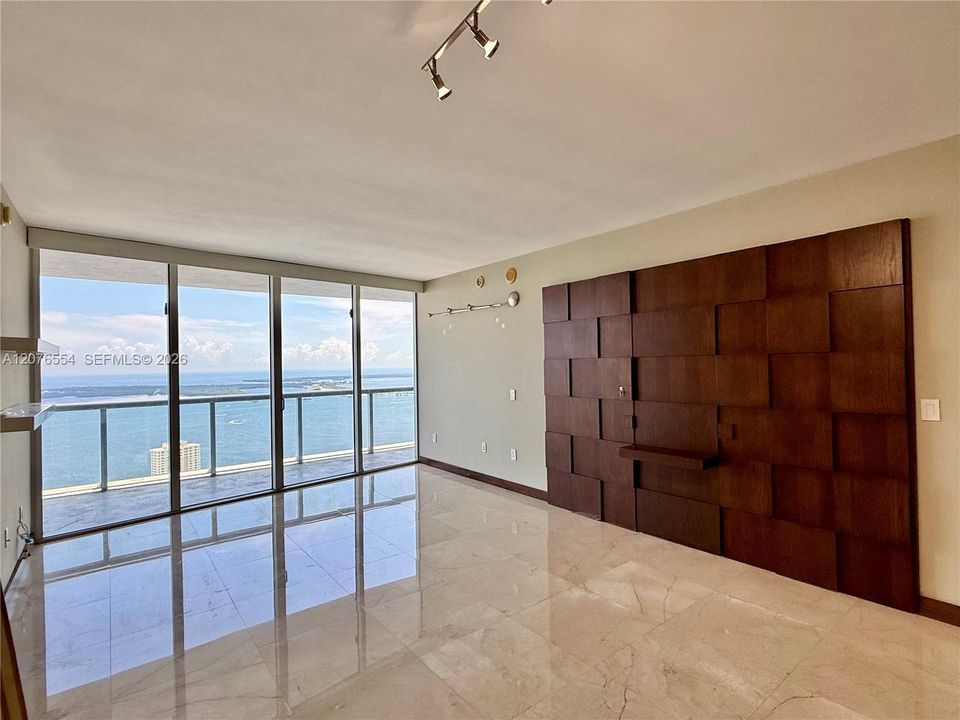 В аренду: $5,900 (2 спален, 2 ванн, 1313 Квадратных фут)