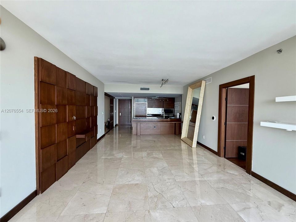 В аренду: $5,900 (2 спален, 2 ванн, 1313 Квадратных фут)