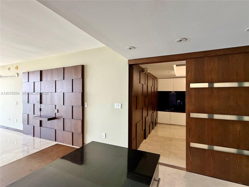 В аренду: $5,900 (2 спален, 2 ванн, 1313 Квадратных фут)
