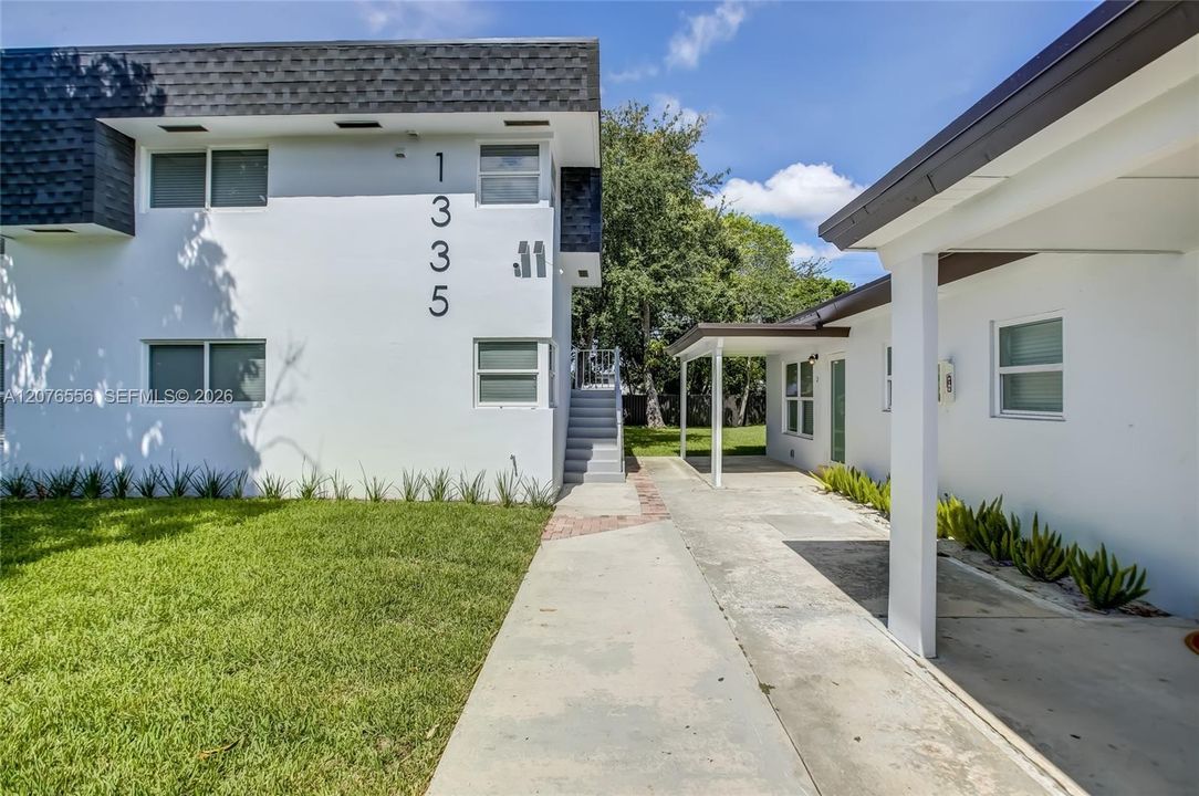 For Rent: $2,500 (2 beds, 1 baths, 7334 Square Feet)