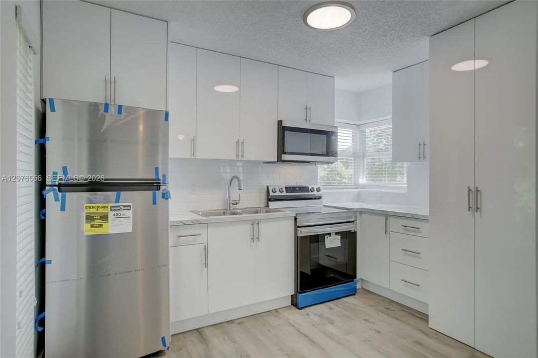 For Rent: $2,500 (2 beds, 1 baths, 7334 Square Feet)