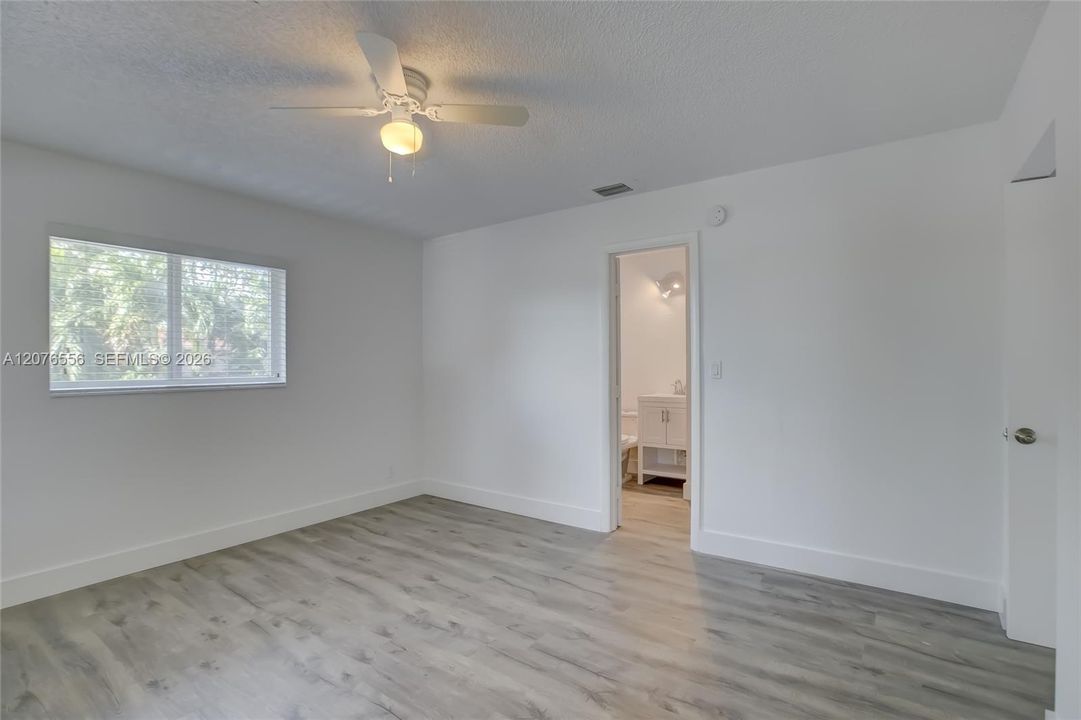 For Rent: $2,500 (2 beds, 1 baths, 7334 Square Feet)
