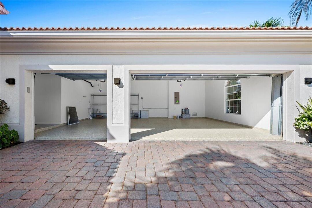 3 Car Garage