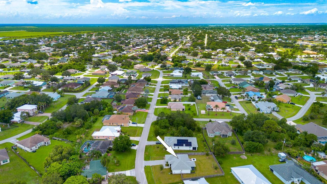 275 SW Elderberyy Drive-5