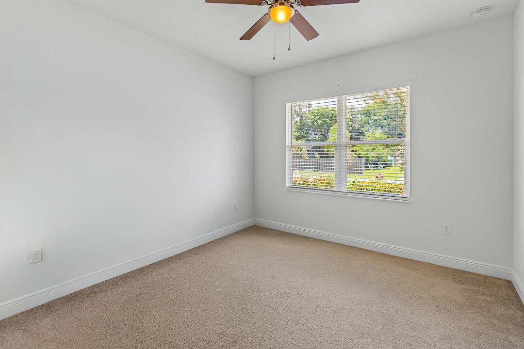 275 SW Elderberyy Drive-15