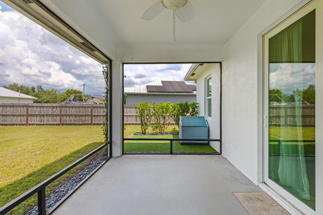 275 SW Elderberyy Drive-32
