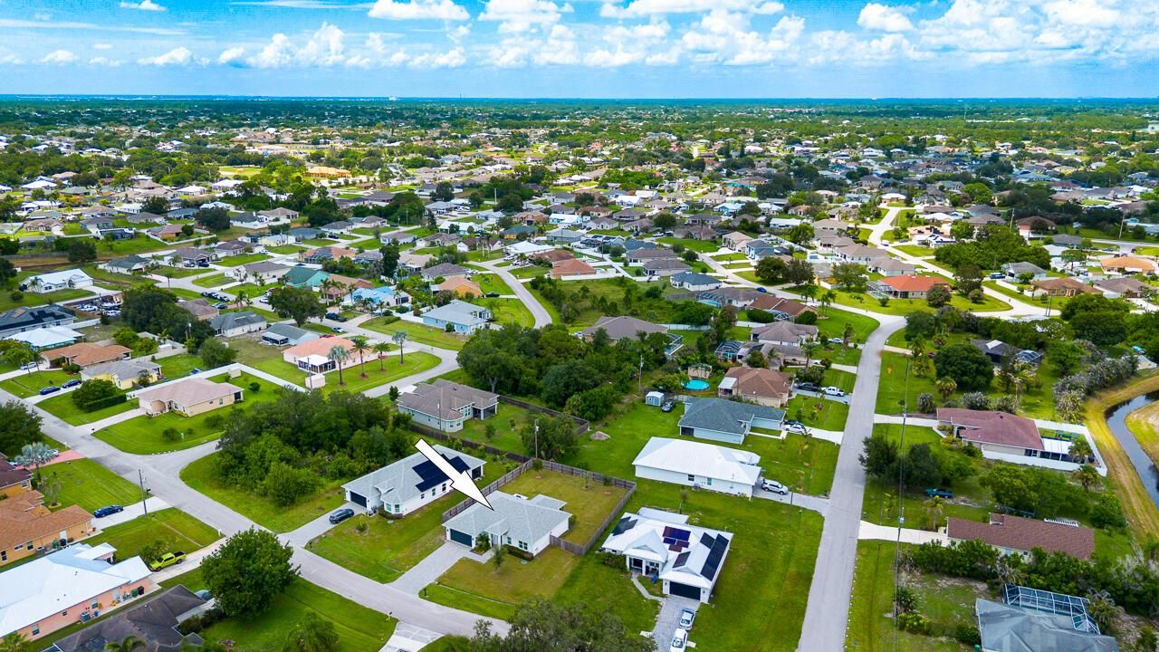 275 SW Elderberyy Drive-4