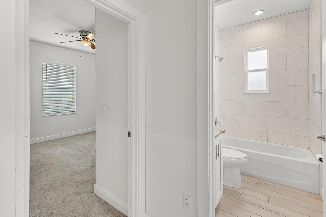 275 SW Elderberyy Drive-19