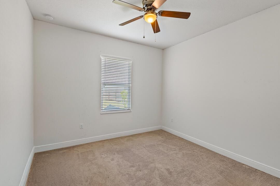 275 SW Elderberyy Drive-13