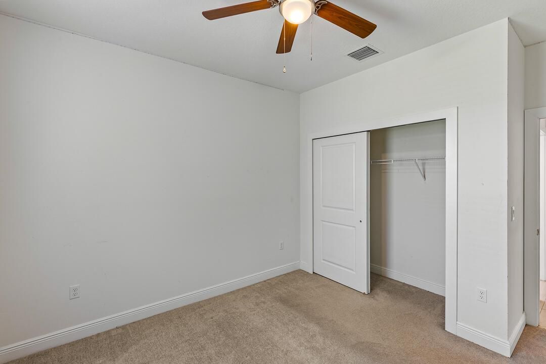 275 SW Elderberyy Drive-14