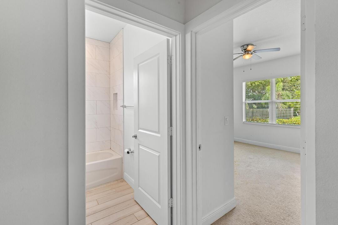 275 SW Elderberyy Drive-18