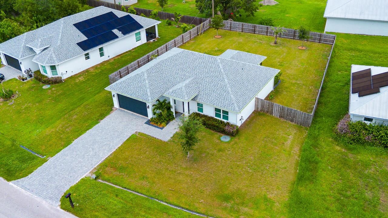 275 SW Elderberyy Drive-3