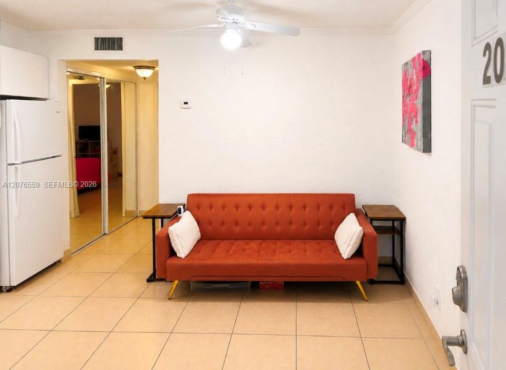 В аренду: $2,300 (1 спален, 1 ванн, 420 Квадратных фут)